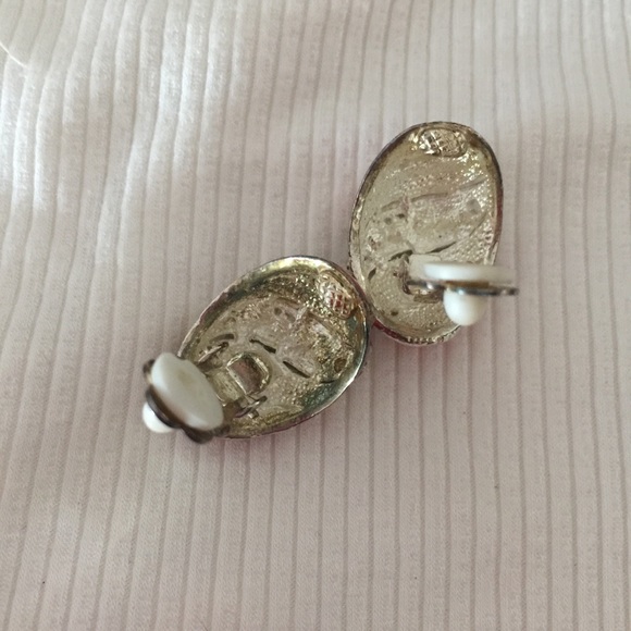 Vintage Red Sparkling Clip Back Earrings - Picture 6 of 6